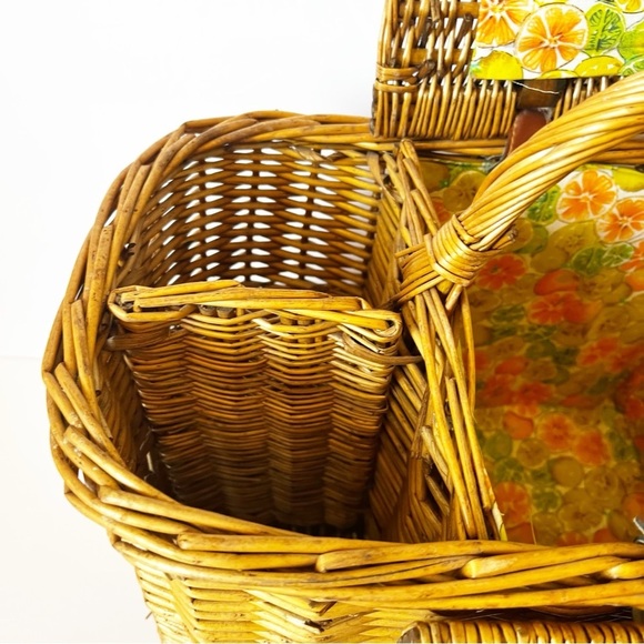 Vintage 1970’s Wicker Wine and Cheese Picnic Basket Citrus Lined Retro Rattan - Picture 2 of 15